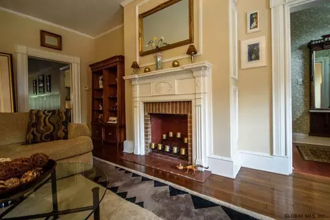 27 Front St, Schenectady, NY 12305 photo 5