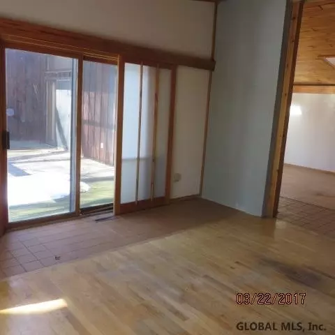 1509 Mcclellan St, Schenectady, NY 12309 photo 12