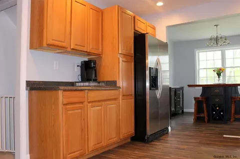 79 Linda Ln, Schenectady, NY 12304 photo 8