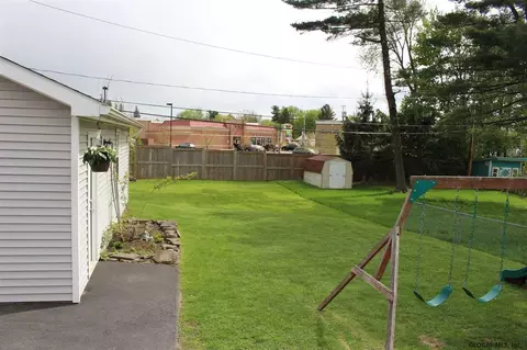 79 Linda Ln, Schenectady, NY 12304 photo 21