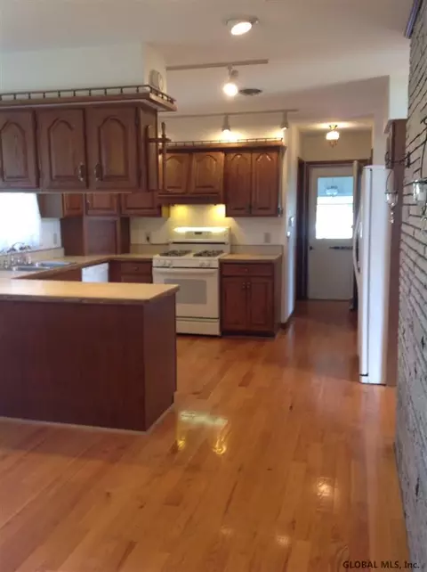 100 Harris Rd, Waterford, NY 12188 photo 5