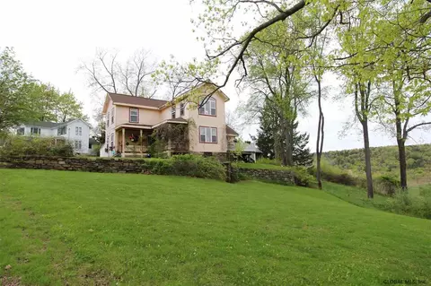 23 Pine St, Corinth, NY 12822 photo 2