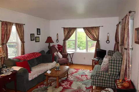 23 Pine St, Corinth, NY 12822 photo 3
