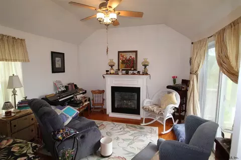 23 Pine St, Corinth, NY 12822 photo 4