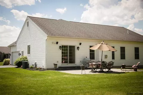 39 Bridle Path, Selkirk, NY 12158 photo 3