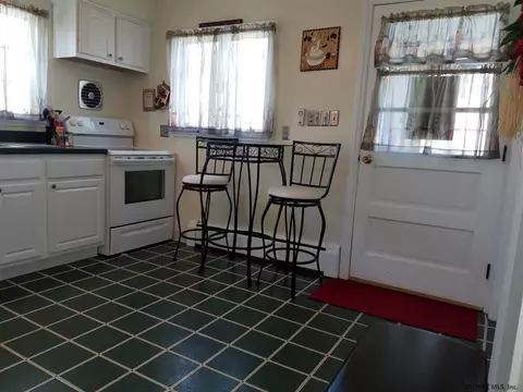 732 Decamp Ave, Schenectady, NY 12309 photo 9