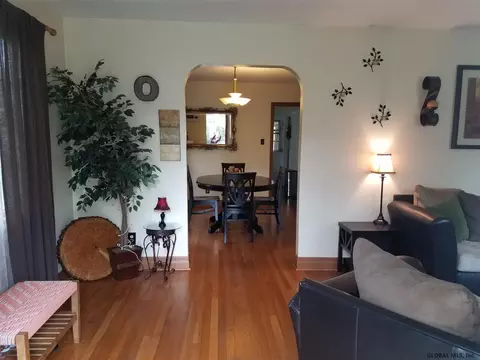 732 Decamp Ave, Schenectady, NY 12309 photo 3