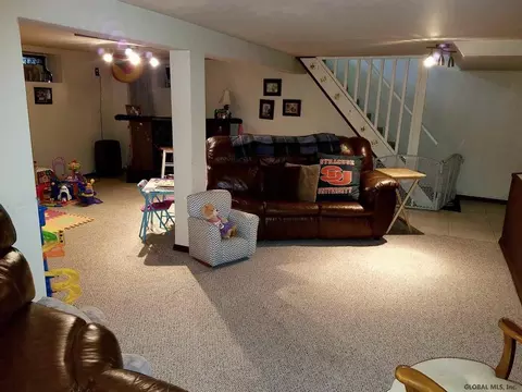 732 Decamp Ave, Schenectady, NY 12309 photo 11