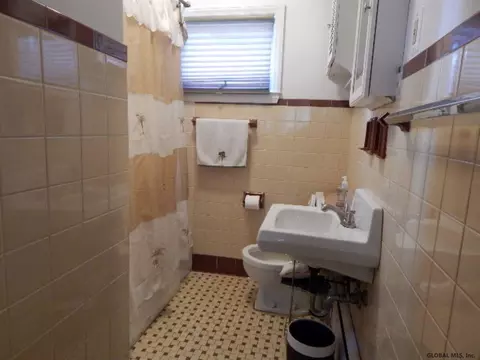 732 Decamp Ave, Schenectady, NY 12309 photo 8