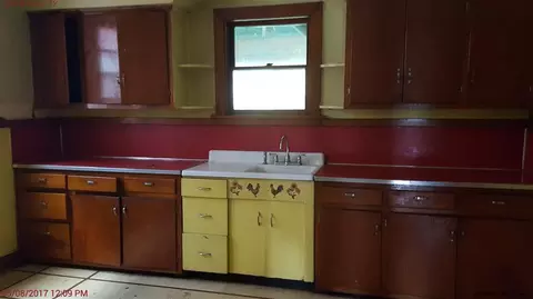 317 Front St, Schenectady, NY 12305 photo 9