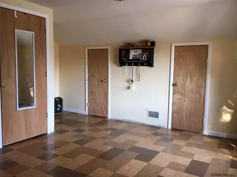 2934 Windermere Rd, Schenectady, NY 12304 photo 5