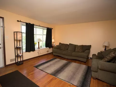 2934 Windermere Rd, Schenectady, NY 12304 photo 4