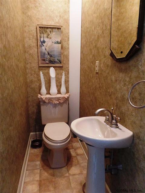 727 Hampton Ave, Schenectady, NY 12309 photo 12