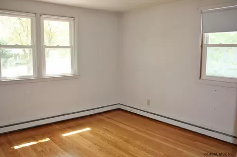 56 Hite Ct, Schenectady, NY 12303 photo 9