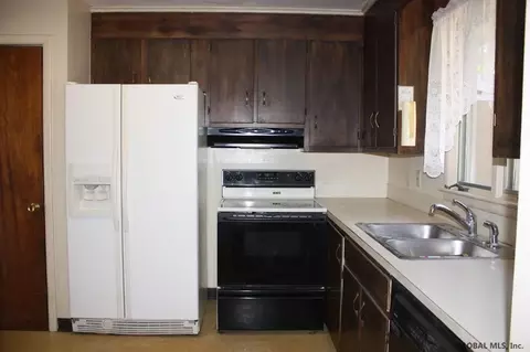 56 Hite Ct, Schenectady, NY 12303 photo 5