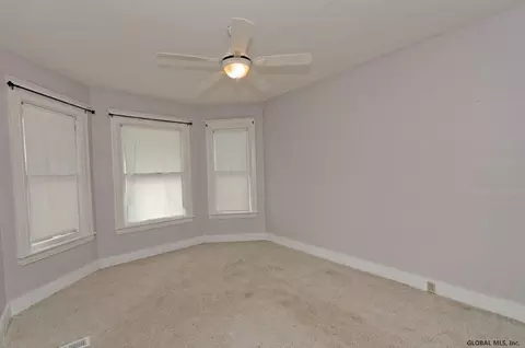 34 Willow Ave, Schenectady, NY 12304 photo 12