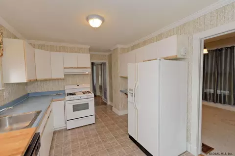 34 Willow Ave, Schenectady, NY 12304 photo 7