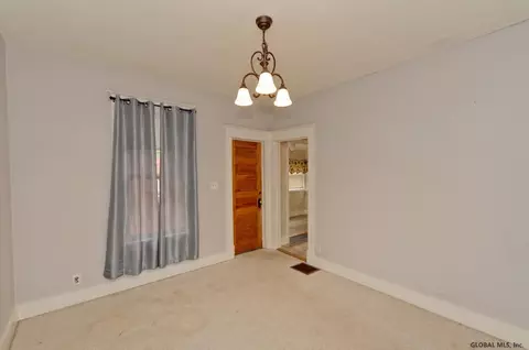 34 Willow Ave, Schenectady, NY 12304 photo 14