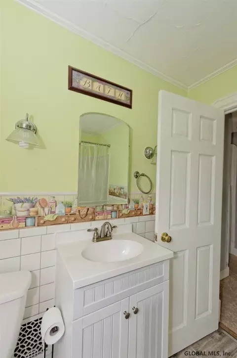 34 Willow Ave, Schenectady, NY 12304 photo 22