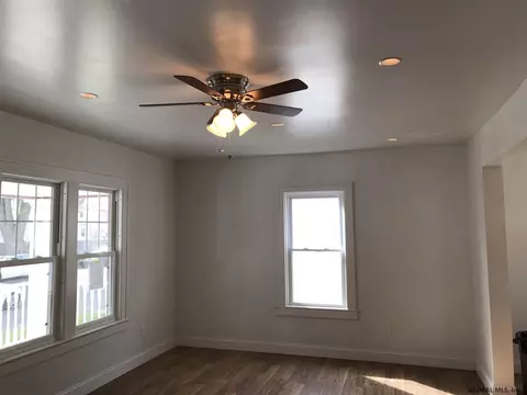 1615 Becker St, Schenectady, NY 12304 photo 9