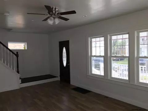 1615 Becker St, Schenectady, NY 12304 photo 3