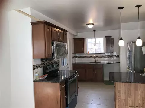 1615 Becker St, Schenectady, NY 12304 photo 4