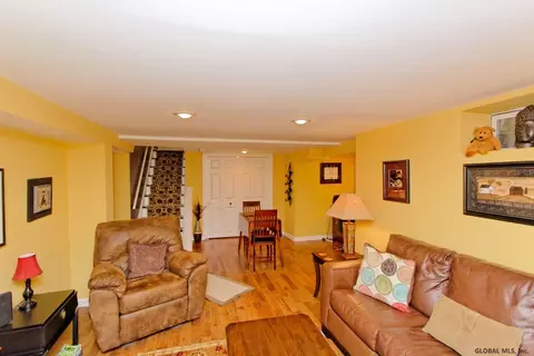 58 Eastholm Rd, Schenectady, NY 12304 photo 15