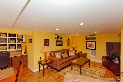 58 Eastholm Rd, Schenectady, NY 12304 photo 12