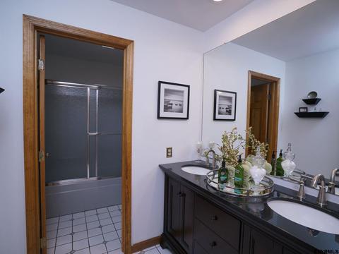 113 Saddlebrook La, Schenectady, NY 12302 photo 21
