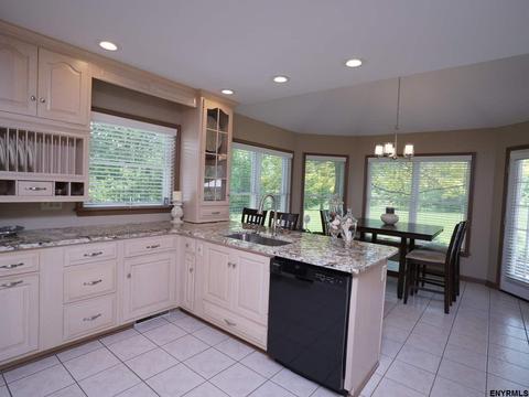 113 Saddlebrook La, Schenectady, NY 12302 photo 7