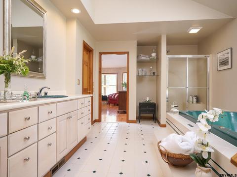 113 Saddlebrook La, Schenectady, NY 12302 photo 17
