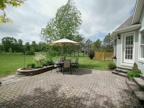 113 Saddlebrook La, Schenectady, NY 12302 photo 4