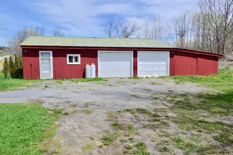 493 Flat Creek Rd, Sprakers, NY 12166 photo 2