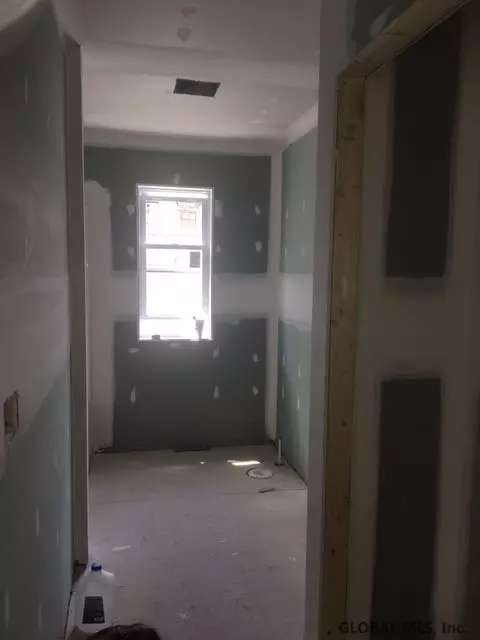 40 Fullerton Ave, Schenectady, NY 12304 photo 12
