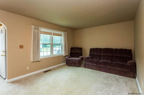 1029 Eugene Dr, Schenectady, NY 12303 photo 5