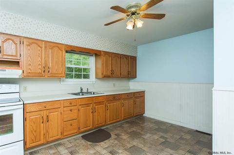 1029 Eugene Dr, Schenectady, NY 12303 photo 10