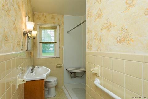 1029 Eugene Dr, Schenectady, NY 12303 photo 8
