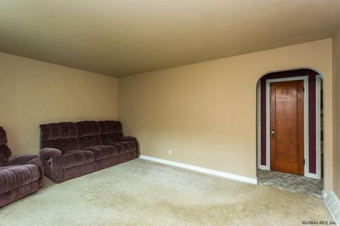 1029 Eugene Dr, Schenectady, NY 12303 photo 6