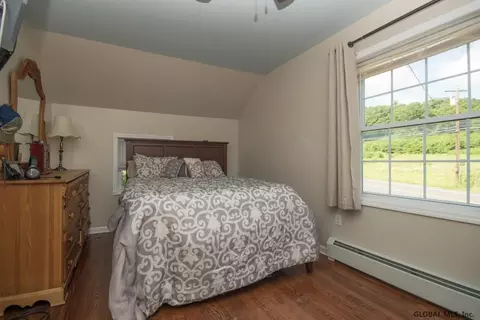 224 River Rd, Glenmont, NY 12077 photo 8