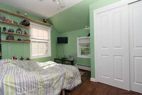 224 River Rd, Glenmont, NY 12077 photo 9