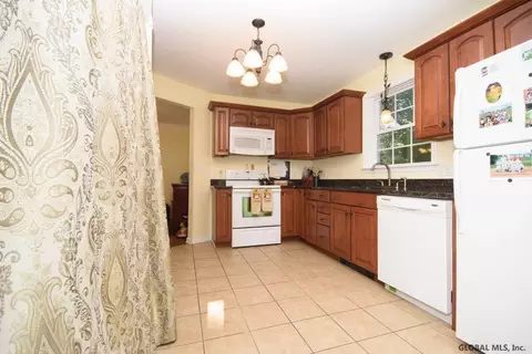 224 River Rd, Glenmont, NY 12077 photo 5