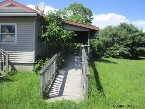 31 Thomas Rd, Comstock, NY 12821 photo 2