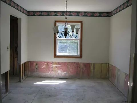 21 Long Ave, Schenectady, NY 12304 photo 3