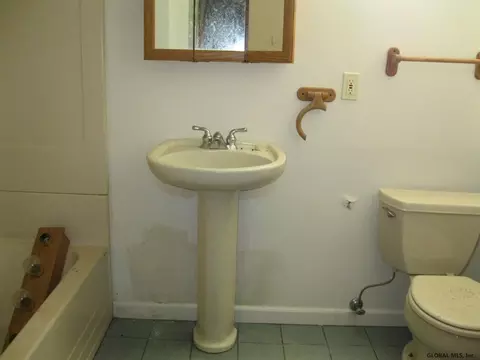 21 Long Ave, Schenectady, NY 12304 photo 8