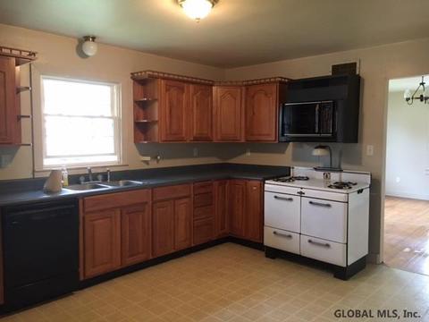 220 Ash St, Corinth, NY 12822 photo 4