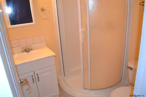 3045 E Lydius St, Schenectady, NY 12303 photo 9