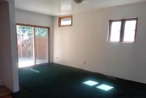 32 Catherine St, Schenectady, NY 12307 photo 5