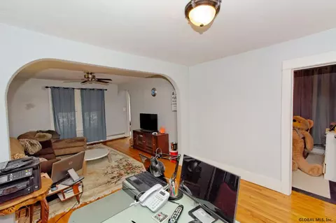 1916 Broad St, Schenectady, NY 12306 photo 4