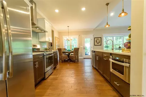 8 Maple Forest Dr, Ballston Lake, NY 12019 photo 5