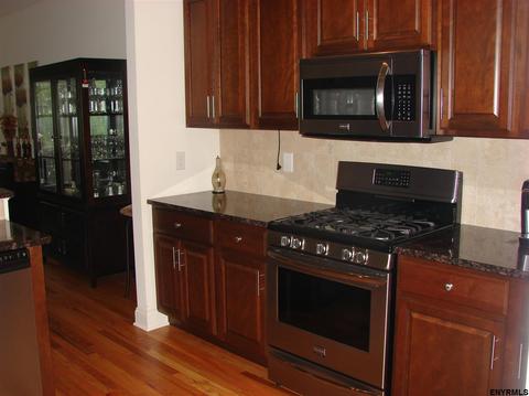 15 Milltowne Dr, Waterford, NY 12188 photo 10